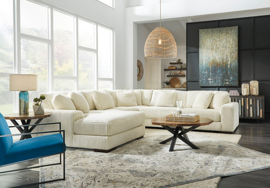 Lindyn Sectional