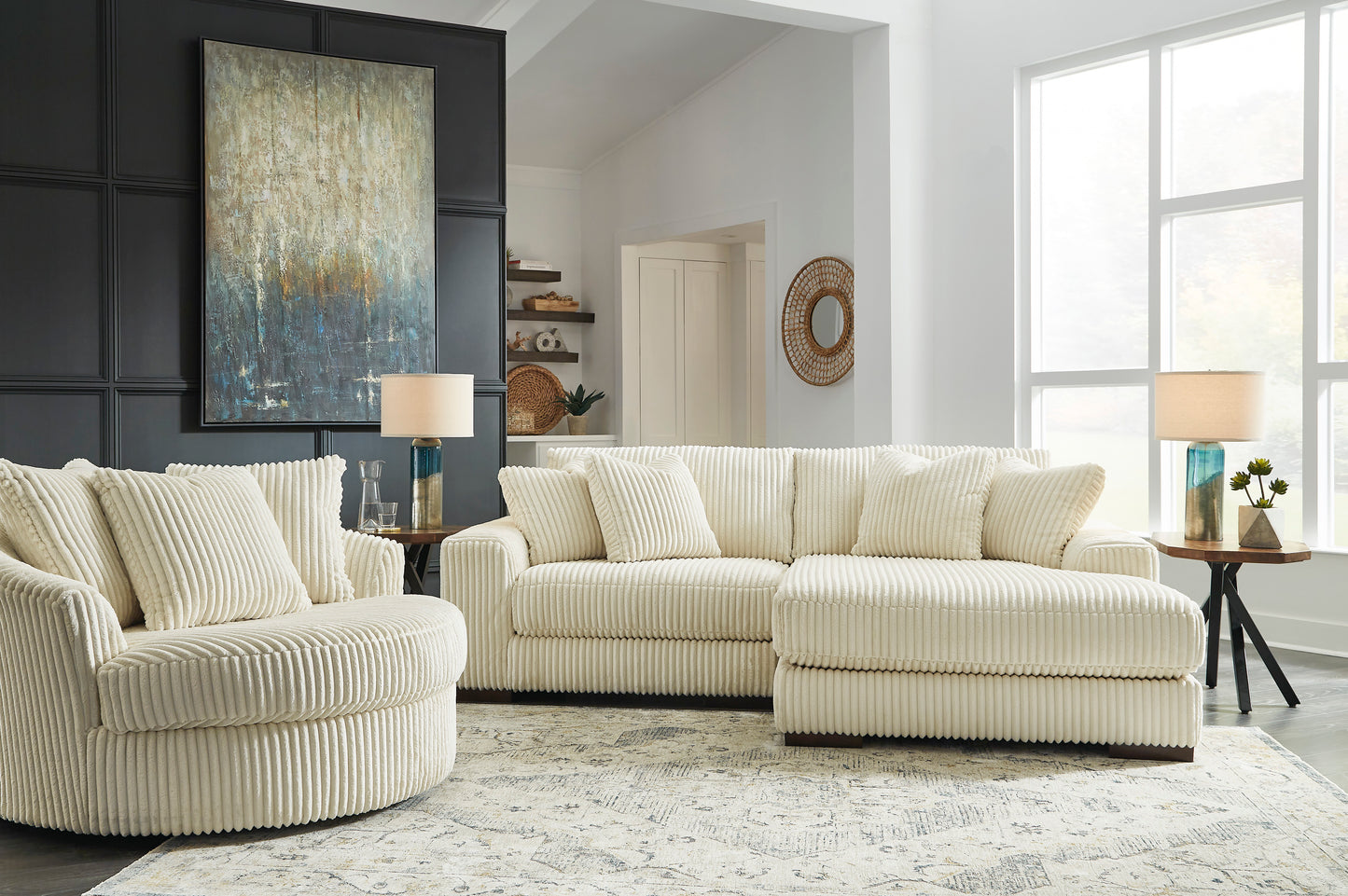 Lindyn Sectional