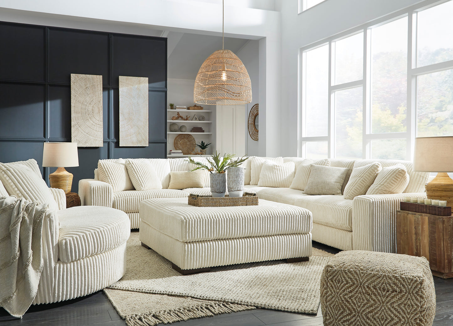 Lindyn Sectional