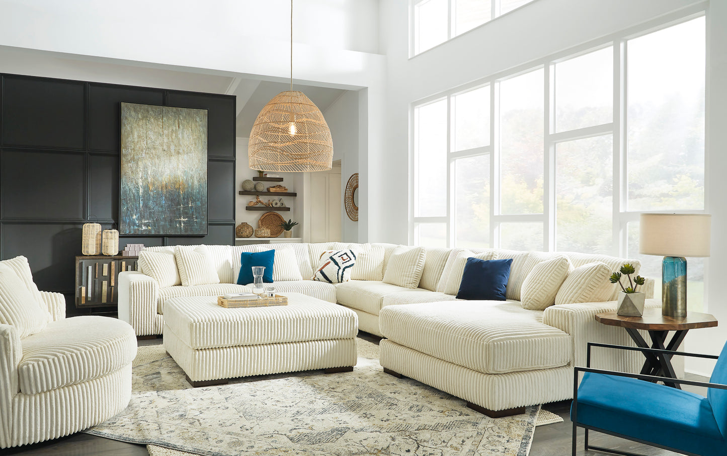 Lindyn Sectional